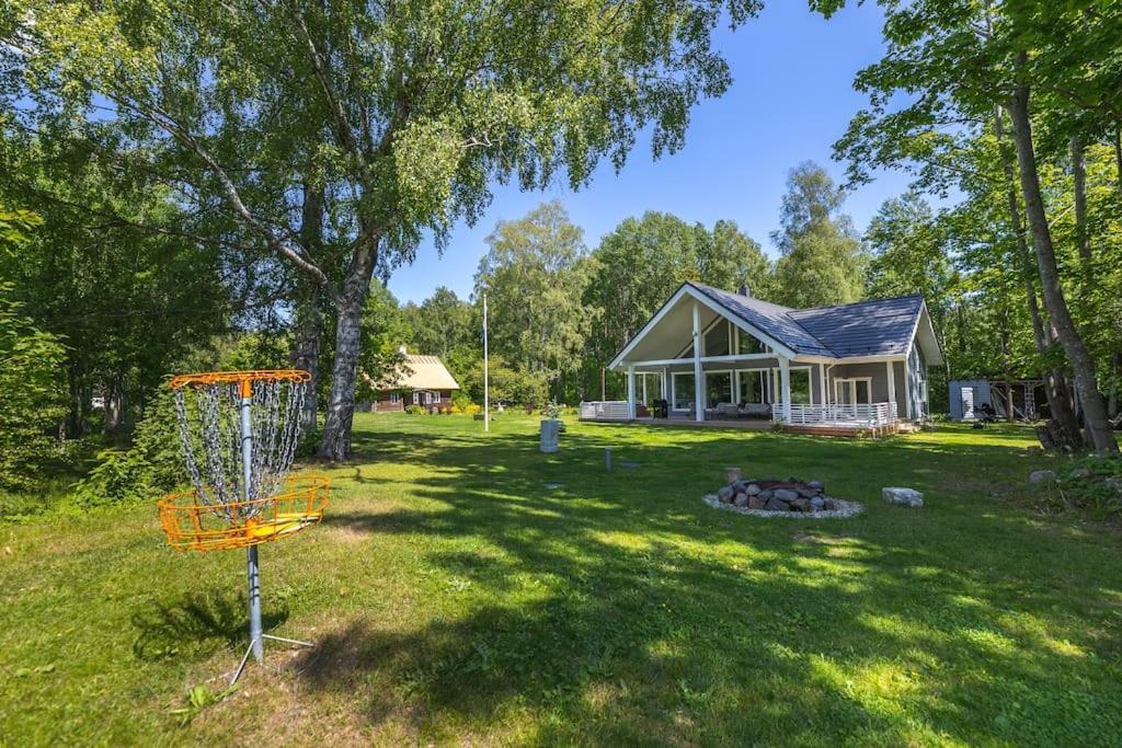 Modern Villa With Sauna & Hot Tub Hiiumaa Esterno foto