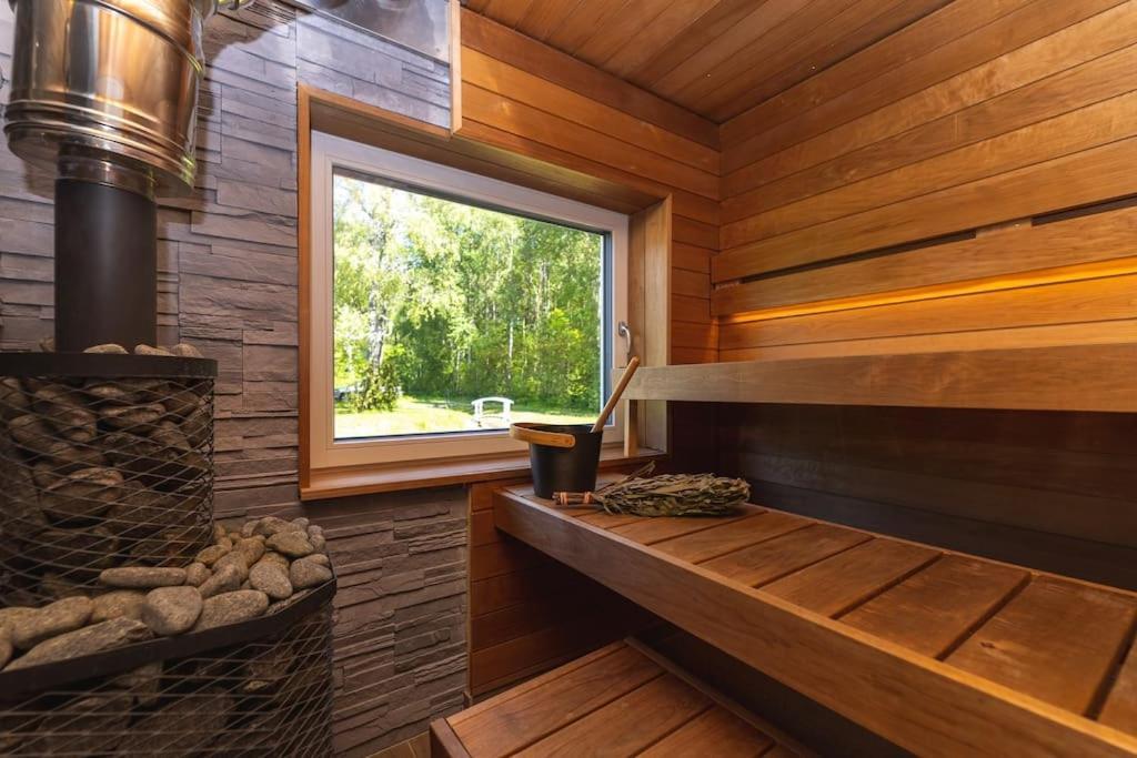 Modern Villa With Sauna & Hot Tub Hiiumaa Esterno foto